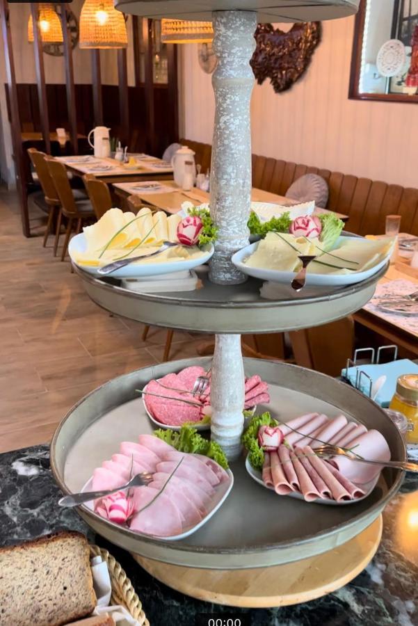 마네바흐 Vina Am Ring B&B 외부 사진